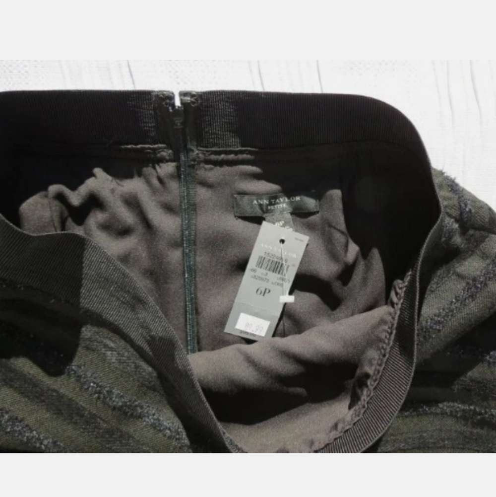 Ann Taylor Black Textured Sparkly Pencil Skirt - Picture 6 of 6